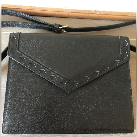 SOLD! Vintage YSL classic little black leather crossbody - Picture 3 of 8